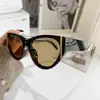 Gafas de Sol de Marco Grande Estilo Europeo y Americano 2025 para Mujer, Estilo de Celebridad de Internet de Alta Gama, Sombrilla y Gafas de Sol Anti-UV al por Mayor