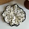Scrunchie de Tecido Preto e Branco com Bolinhas e Borda de Pérolas Estilo Coreano para Mulheres, Adequado para Rabos de Cavalo Baixos e Penteados de Coque