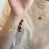 Pulsera de Cadena para Suéter con Colgante de Caballo de Madera Sólida de Alto Gama Tendencia Año del Caballo Venta al por Mayor