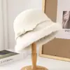 Al por mayor 25 Años Otoño e Invierno Nuevo Estilo Japonés Borde Crudo Festival de Mariposas Sombrero de Pescador para Mujeres con Lana, Cálido y Adelgazante Sombrero de Cubo