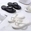Chinelos Eva Femininos Slip-on Sensação Verão Novo Ins Moderno Roupa Externa Tira de Dedo Antiderrapante Casa Praia Calçados de Praia