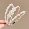 Diadema de Nuevo Estilo 2026 con Diseño de Corona Alta, Elegante Pasador de Perlas Artificiales, Diadema de Lujo Ligero Inspirada en Chanel para Uso Diario con Dientes