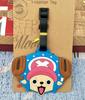 Anime japonés One Piece etiqueta de embarque para equipaje Luffy Sauron Joba adornos de identificación para bolsa de equipaje etiqueta pequeña