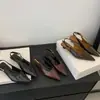 Sapatos femininos de salto kitten para o trabalho com fivela de metal, novo modelo primavera 2026 estilo francês elegante bico fino scarpins de salto alto baixo