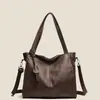 Bolso tote de cuero suave, estilo vintage, de alta gama, transfronterizo, diseño nuevo casual y para el trabajo, gran capacidad, adecuado para mujeres de mediana edad, se puede llevar en la mano o colgar al hombro
