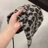 Sombrero de Cubo con Estampado de Leopardo Dulce y Fresco para Mujer, Nuevo Estilo de Invierno Versátil Casual Sombrero Loli, Gorro Cálido a Prueba de Frío para Exteriores