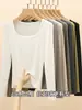 Camiseta de manga larga para mujer con textura acanalada, cuello en U grande, bordes reforzados, alta elasticidad, corte ajustado y diseño versátil