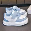Tenis bajos para niños y niñas, nuevos zapatos casuales de primavera y otoño para niños pequeños, zapatillas de correr transpirables con suela blanda para niños