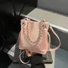 Bolsa de Corrente Prata Super Quente Estilo Balde Feminina Verão 2026 Novo Estilo Nicho Transversal Bolsa para Celular