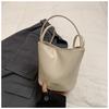 Bolsa Saco Minimalista Estilo Coreano para Mulheres, Novo Modelo 2026, Bolsa Transversal Brilhante Estilosa, Bolsa de Ombro Fashion e Tendência