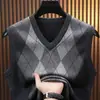 Comercio Exterior Transfronterizo Chaleco sin Mangas para Hombre Suéter de Punto Moda Argyle Cuello en V para Adultos Ropa Interior de Punto Chaleco Estilo Papá