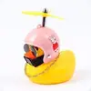 Tiktok mismo estilo coche decoración de pato amarillo Celebridad de Internet coche eléctrico motocicleta bicicleta accesorios de decoración de coche venta al por mayor