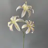Flores Artificiales de Lirio Dorado de Tres Cabezas, Flores de Seda Realistas para Decoración, Flores Falsas de Alta Calidad y Aspecto Realista para Arreglos de Escena