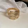 Pulsera geométrica de patrón de serpiente estilo metal europeo y americano, pulsera de nicho de lujo ligero de alta gama, joyería simple de moda y versátil