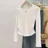 Novo produto de outono: camiseta feminina de algodão puro com mangas compridas, gola redonda e ombros retos, campeã de vendas, modelagem justa, estilosa e que rejuvenesce, peça básica