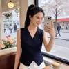 Colete Tricot V-Neck Estilo Chanel 2026 Novo Modelo, Textura Vintage, Cor Sólida, Uniboto, Peça Superior Macia para Exterior