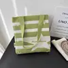 Bolsa de Ombro Flor Doce Estilo Japonês e Coreano Bolsa Tote de Tricô de Grande Capacidade Versátil para o Dia a Dia Bolsa para Livros de Estudante