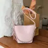 Nova Bolsa Saco Acolchoada de Design de Nicho 2026 para Mulheres, Bolsa de Ombro Versátil e Fashion com Toque de Luxo, Bolsa para o Dia a Dia, Bolsa Transversal