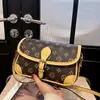 Bolsa de Ombro para o Dia a Dia para Mulheres 2026 Moda Mais Vendida Bolsa Quadrada Pequena de Ombro Cruzado Bolsa Quadrada Pequena com Monograma Retrô Bolsa de Axila