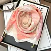 Lenço de Seda Rosa com Fivela Magnética Lenço Quadrado Pequeno para Mulheres no Outono Protetor de Pescoço Versátil Fino 70% Algodão e Linho Lenço de Pescoço Lenço Preguiçoso