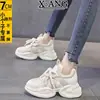 Zapatos para Mujer que Aumentan la Altura para Personas Bajitas, Zapatillas tipo "Dad" Versátiles de Piel Genuina, Nuevo Estilo Primavera/Verano 2026, Zapatos Deportivos Casuales Ligeros con Suela Gruesa