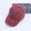 Atacado de bonés de beisebol infantis para exportação, adequados para primavera e outono, com acabamento lavado, proteção solar, aba macia e estilo vintage desgastado, disponíveis para meninas e meninos.