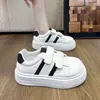 Sapatos de sola grossa com bico de concha feminino com velcro sapatos brancos sapatos casuais sapatos femininos 2026 nova primavera aumento de altura sapatos de treino alemães
