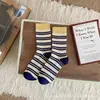 Meias listradas femininas primavera e verão meias de cano alto com sapatos Birkenstock meias primavera vintage meias de felpa Maillard