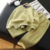 Conjunto Outono para Meninos 2026 Novo Estilo Infantil Casual Blusa de Manga Longa Calça Esportiva Estilosa Conjunto de Duas Peças