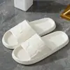 Pantuflas de verano para mujer, pantuflas de casa para hombre, pantuflas de baño para interior para parejas, pantuflas de EVA, sandalias para hombre al por mayor