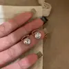 Pendientes Casuales y Versátiles de Circonita Super Brillante para Mujer, Lujo Accesible, Elegantes de Gama Alta, Únicos y Exquisitos Pendientes de Diamante Flash de 2 Quilates