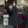 Vestido Elegante de Verão 2026 Novo Estilo Europeu e Americano Transfronteiriço para Mulheres, com Decote Halter, Costas Abertas, Cintura Alta e Corte Evasê