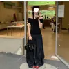 Camiseta negra de modal de manga corta y un solo hombro para mujer, estilo corto de verano, corte ajustado, ceñida a la cintura, top de diseño moderno