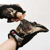 Los fabricantes suministran guantes de pesca de camuflaje para pesca al aire libre, guantes de tres dedos Dew, suministros de equipo de pesca, guantes al por mayor.