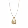 Collar colgante redondo de metal plisado estilo Ins, lujo ligero con un toque de alta gama, cadena para suéter, diseño de nicho, cadena larga para clavícula
