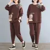 Conjunto de moda para mujer talla grande, primavera y otoño, sudadera de manga larga con bloques de color y estampado de letras y pantalones jogger, conjunto de dos piezas