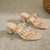 Zapatillas de tacón medio sexy con remaches y tacón grueso para mujer 2025 Nuevo verano para uso exterior Versátiles tacones altos Sandalias y zapatillas versátiles