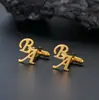 Um Botão de Punho de Aço Inoxidável Feito Sob Medida com Letra Inglesa DIY Estilo Francês Acessório para Terno e Camisa Masculina com Banho de Ouro 18K