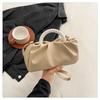 Bolsa Feminina Cor Sólida 2025 Verão Nova Bolsa Nuvem Moda Bolsa de Mão Superfície Macia Simples e Elegante Transversal de Ombro Único