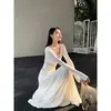 Elegante conjunto de top y falda de base con un solo hombro, encaje recortado y plisados, nueva colección otoño 2026, ropa elegante para mujer