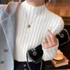Suéter suave y delicado para mujer para otoño e invierno 2024, nuevo tejido de terciopelo de visón con cuello semi-alto, camiseta base afelpada y engrosada