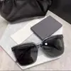 Gafas de Sol Polarizadas de Moda para Hombres y Mujeres, Populares en Europa y América, Adecuadas para Viajes y Fotografía Callejera, Gafas de Sol con Sombra de Moda y de Alta Gama