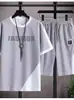 Camiseta Casual de Manga Corta Elegante para Hombre Marca de Moda Tendencia Pantalones Cortos Deportivos Holgados Conjunto de Dos Piezas Nueva Tendencia de Moda