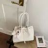 Bolso tote rosa estilo coreano nuevo 2026, bolso de hombro de gran capacidad para mujer, bolso de mano versátil para el trabajo, bolso de moda para llevar debajo del brazo