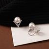 Exquisitos pendientes compactos de perlas en forma de V para mujer, sin orificio para la oreja, con placa de incienso repelente de mosquitos, clip para la oreja, temperamento, pendientes franceses de alta calidad.
