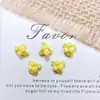 Accesorios populares para arte de uñas de flor de arándano fresco, tres flores pequeñas de dopamina lindas, uñas portátiles, pinzas para el cabello, accesorios de resina