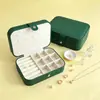 Caja de almacenamiento de joyería larga de cuero más vendida en el extranjero, caja de accesorios portátil, caja de exhibición de escritorio para pendientes, colgantes y anillos, venta al por mayor