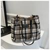 Bolso de Lana para Mujer Retro Versátil Elegante Bolso Balde 2024 Primavera Nueva Moda Sensación de Alta Gama Bolso de Hombro a Cuadros