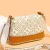 2026 Nuevo Modelo Estético de Gama Alta Lujo Ligero Retro Nicho Bolso Cuadrado Pequeño para Mujer, Popular Bolso de Hombro y Bolso Cruzado de Lujo Ligero