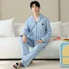 Cárdigan largo de manga larga y pantalón largo para hombre al por mayor, pijama de algodón puro, ropa de casa casual de dibujos animados para otoño, conjunto de dos piezas